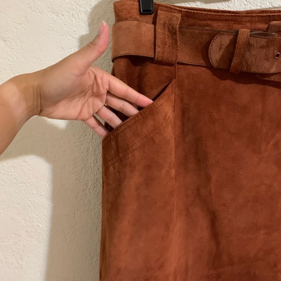 Vintage Lord & Taylor leather skirt - Picture 3 of 8